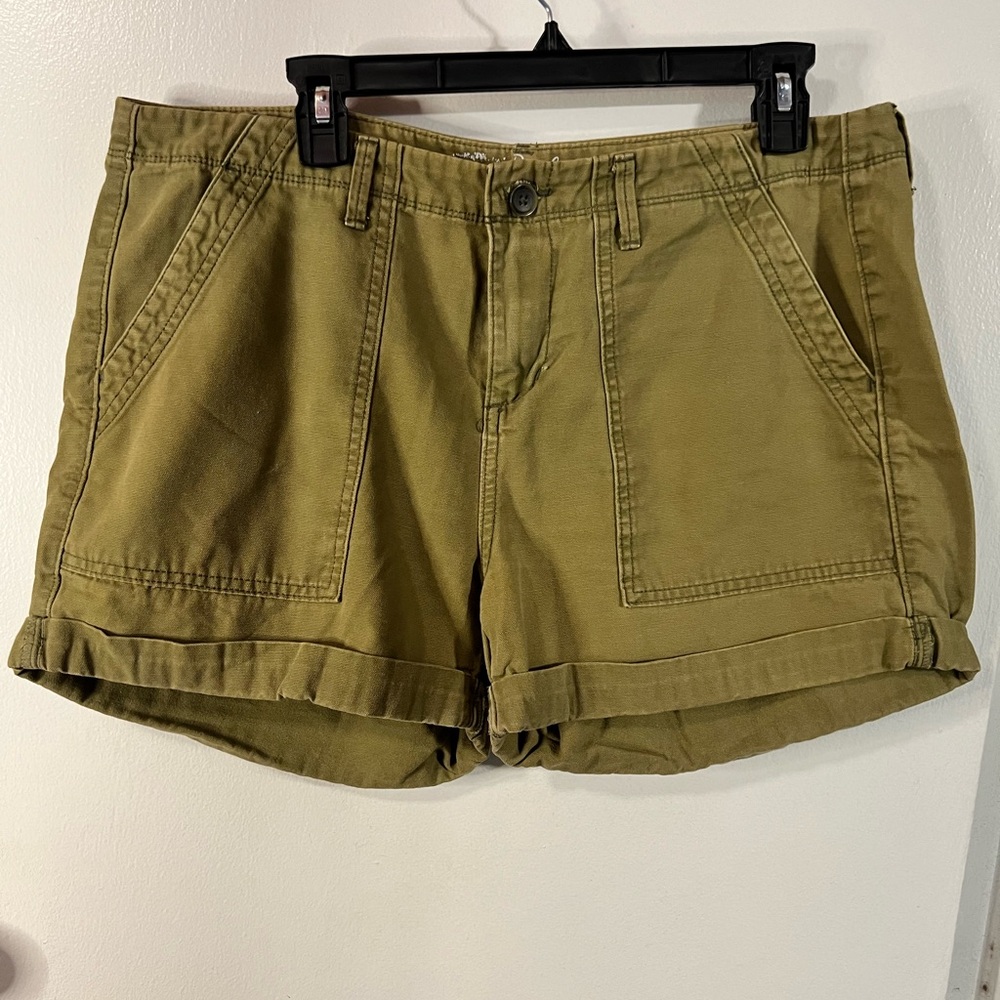 Old Navy Olive Green Boyfriend Shorts Relaxed Fit, 12R